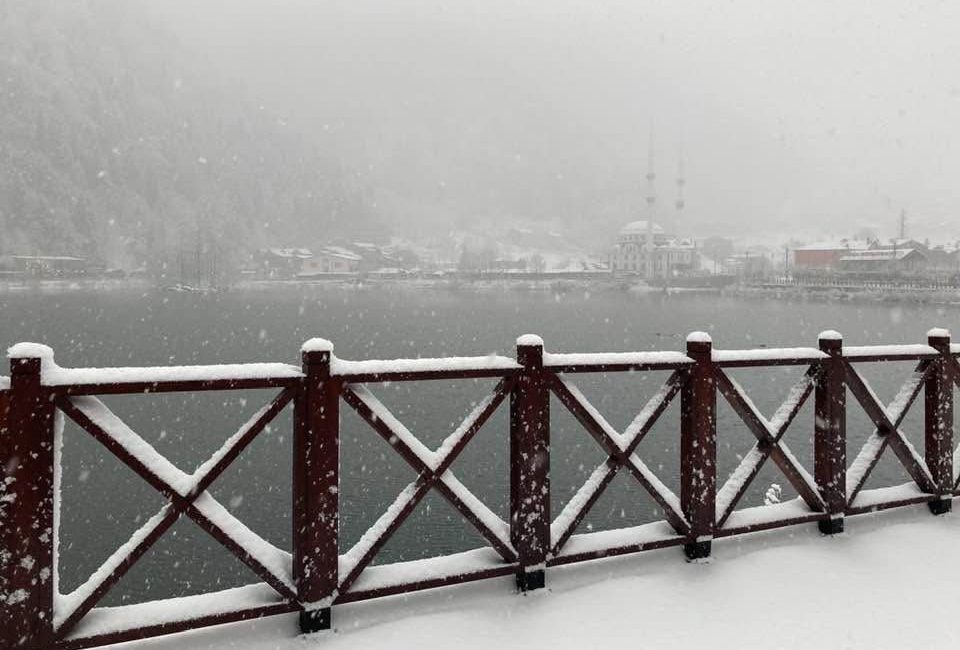 Trabzon’un dünyaca ünlü turizm merkezi Uzungöl, yurdun dört bir yanında