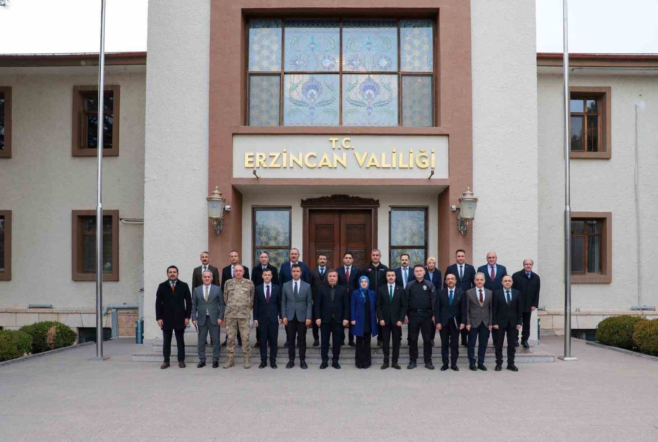 Erzincan Valisi Hamza Aydoğdu başkanlığında gerçekleştirilen 29. Birim Amirleri Toplantısı’nda,