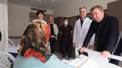 Erzincan Valisi Hamza Aydoğdu, beraberindeki il protokolü ile birlikte Mengücek