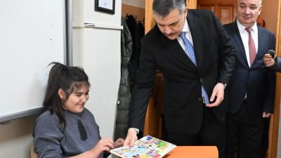 Vali Mustafa Çiftçi, daha önce kendisini okullarına davet eden Özel