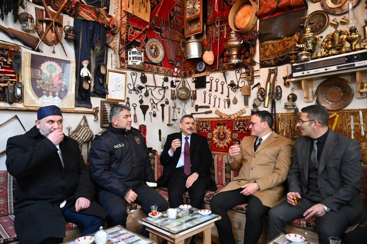 Erzurum Valisi Mustafa Çiftçi, kentin köklü ticaret geleneğinin yaşatıldığı Bat