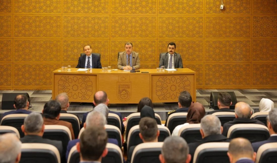 Bayburt’ta İl İdare Şube Başkanları Toplantısı gerçekleştirildi. Vali Mustafa Eldivan