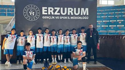 Antrenör Muhammet Macit yönetimindeki Oltu Cumhuriyet Ortaokulu, Yıldızlar Voleybol İl