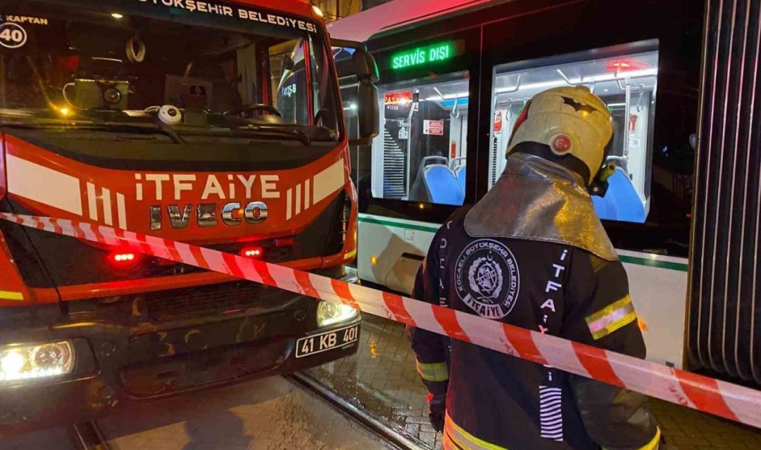 Kocaeli’de yolun karşısına geçmeye çalışan 71 yaşındaki kadın tramvayın altında