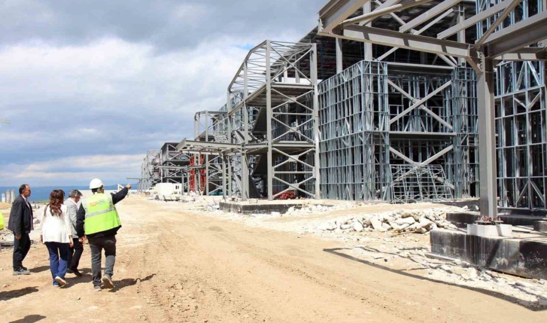 AK Parti Genel Başkan Yardımcısı Nihat Zeybekci, 500 yataklı Denizli