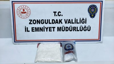 Zonguldak’ta uyuşturucu operasyonunda yakalanan 3 şüpheli tutuklanarak cezaevine gönderildi. Zonguldak
