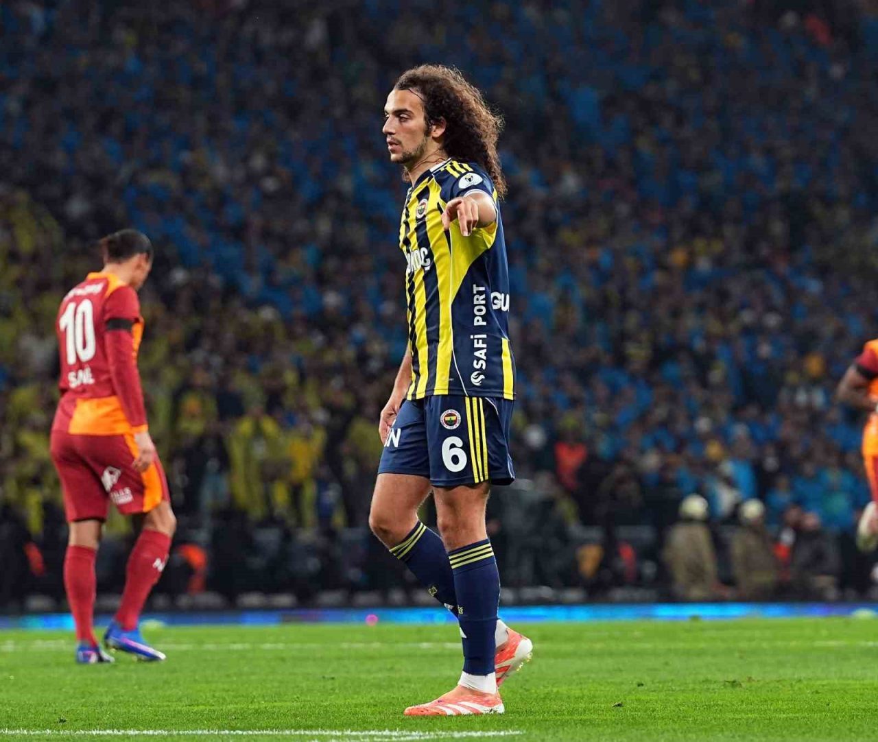 2025 Turkcell Süper Kupa final maçında Galatasaray ile Fenerbahçe, Atatürk