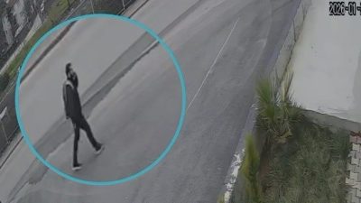 Sakarya’nın Adapazarı ilçesinde kendisini polis ve savcı olarak tanıtarak bir