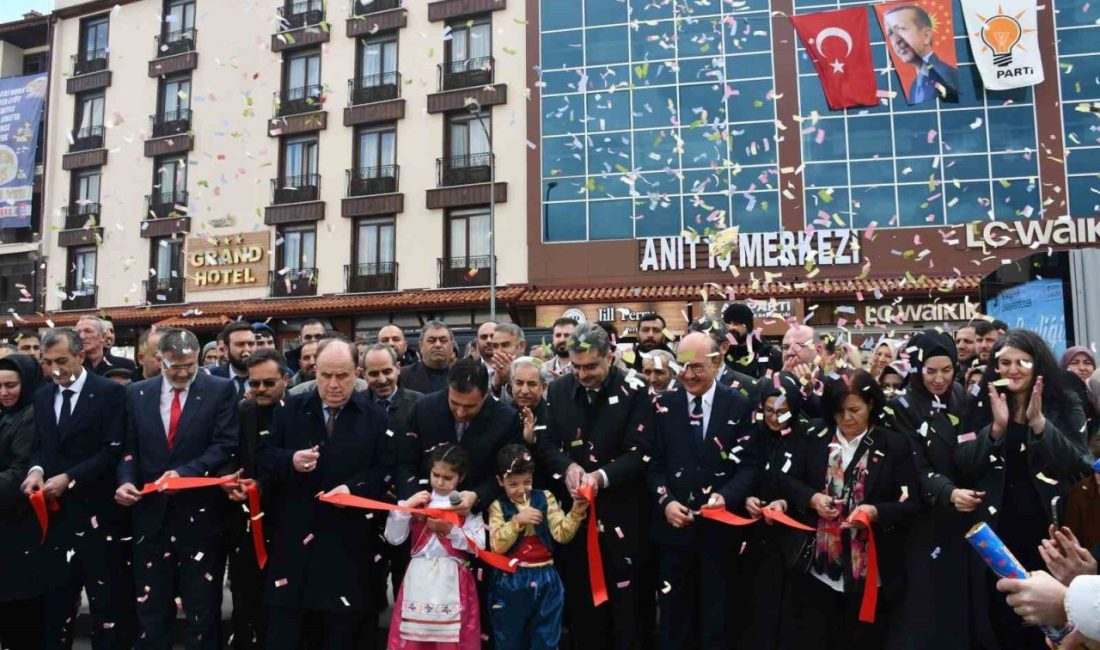 AK Parti Akşehir İlçe Başkanlığının yeni hizmet binası düzenlenen törenle