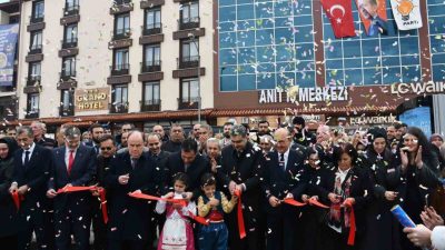 AK Parti Akşehir İlçe Başkanlığının yeni hizmet binası düzenlenen törenle