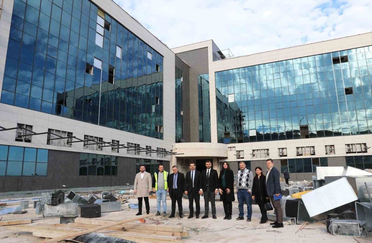 Samsun Alaçam–Yakakent Devlet Hastanesi inşaatında çalışmalar devam ediyor. Yüzde 75’i