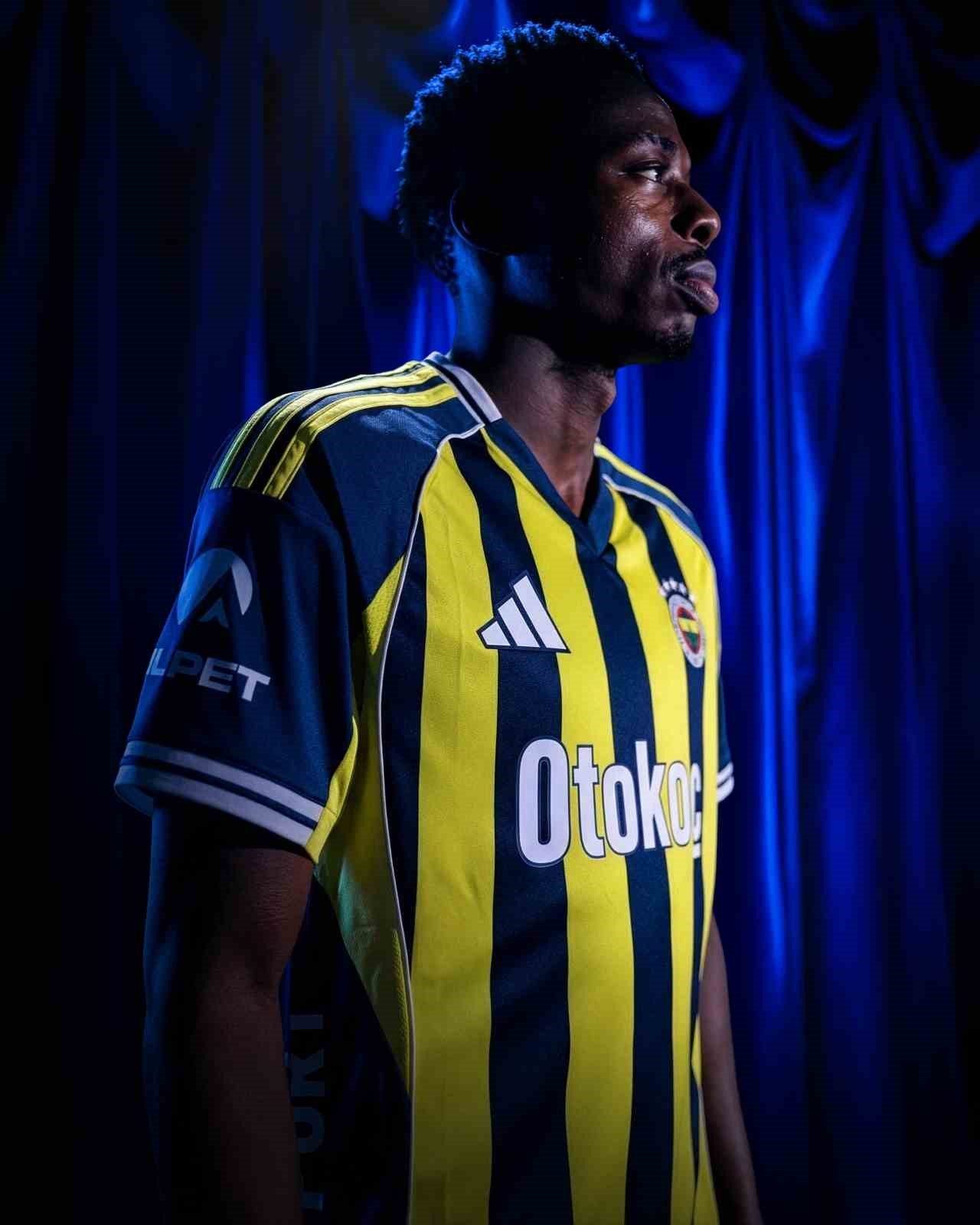 Fenerbahçe’nin yeni transferi Anthony Musaba, “Bu sezon şampiyon olmak için