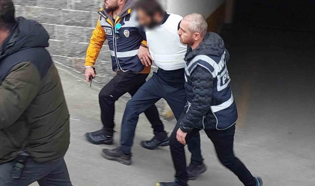 Rize’nin İyidere ilçesinde dün akşam saatlerinde araç içinde arkadaşını bıçaklayarak