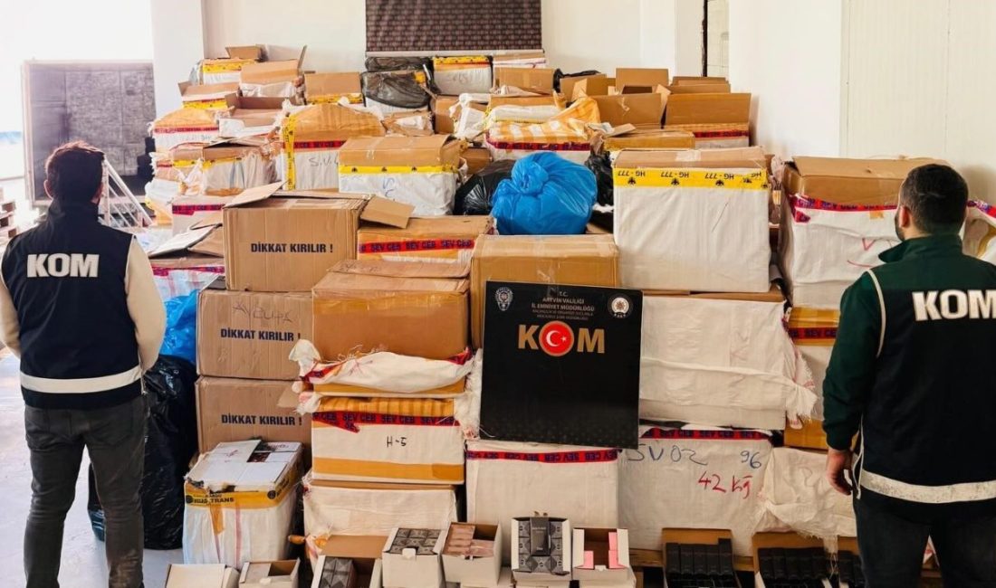 Artvin’de polis ekiplerince durdurulan bir tırda yapılan aramada, yaklaşık 300