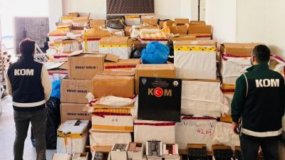 Artvin’de polis ekiplerince durdurulan bir tırda yapılan aramada, yaklaşık 300