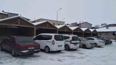 Havaların aşırı soğuk seyretmesi nedeniyle Erzincan’ın Tercan ilçe merkezinde cuma