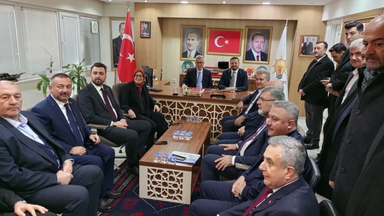 Sağlık Bakanı Kemal Memişoğlu, Balıkesir temasları çerçevesinde AK Parti Balıkesir