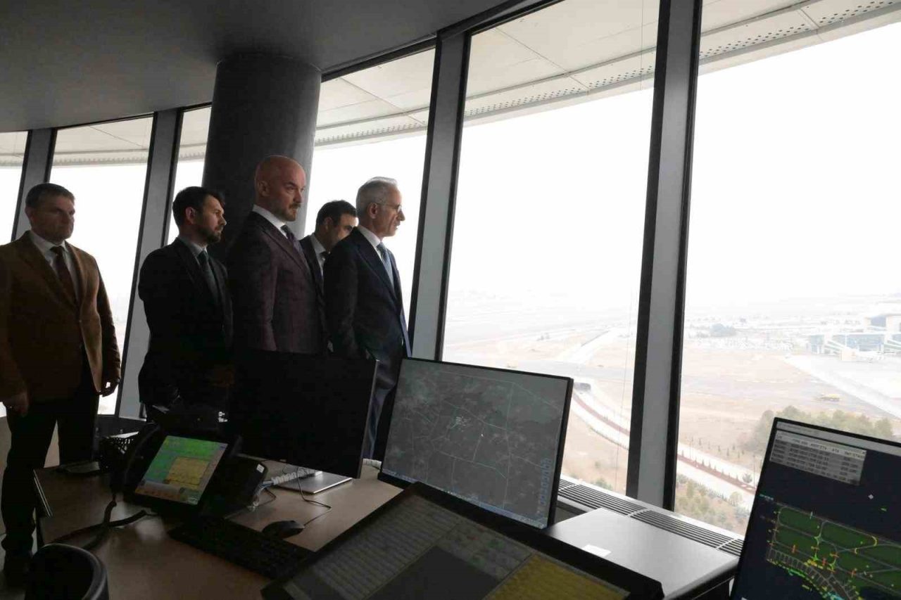 Ulaştırma ve Altyapı Bakanı Abdulkadir Uraloğlu, “Esenboğa Havalimanı’nda toplam 41