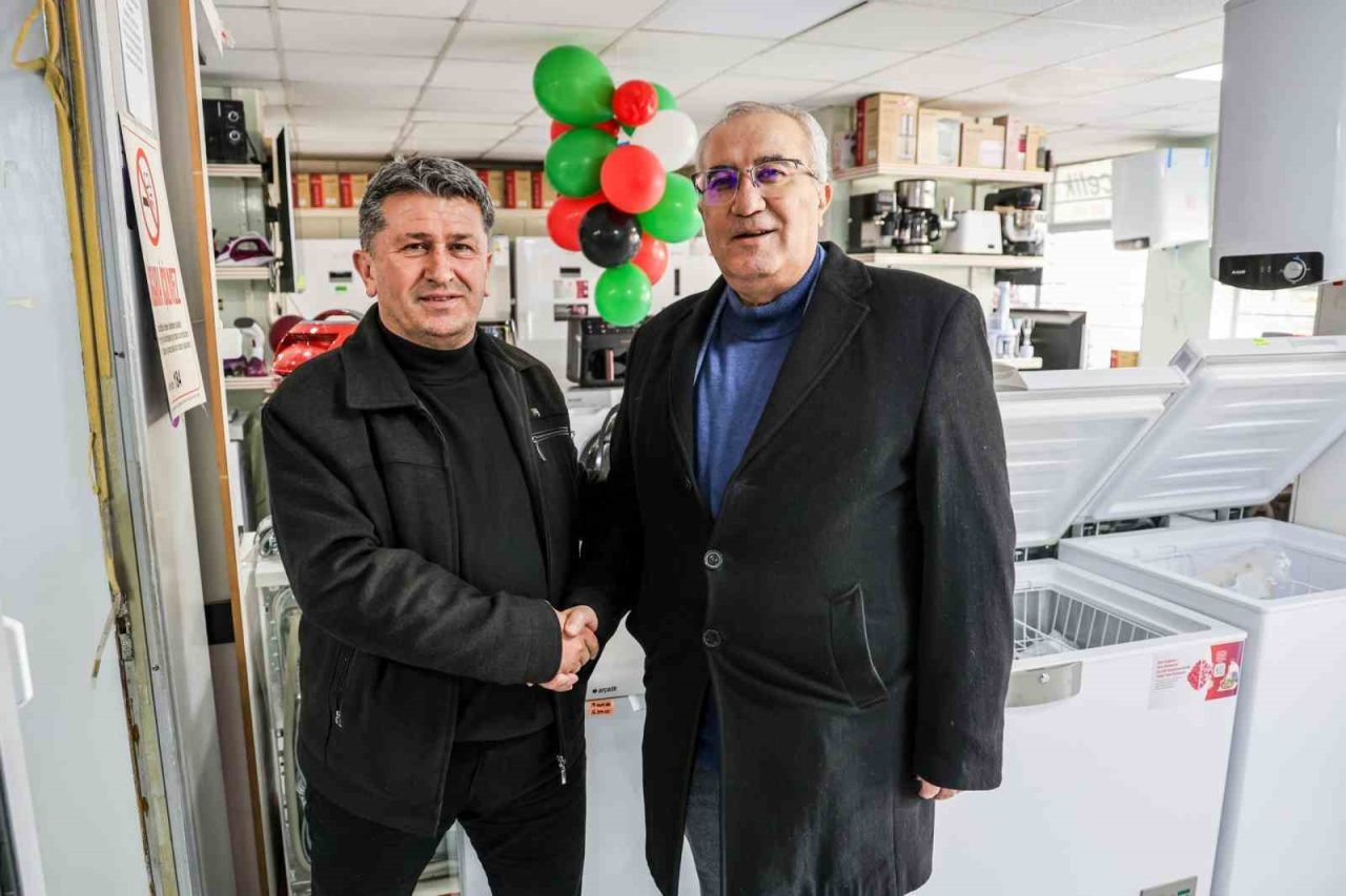 Çameli Belediye Başkanı Cengiz Arslan, Çameli’de faaliyet gösteren esnafları ziyaret