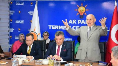 AK Parti İlçe Danışma Meclisi toplantısında teşkilat mensuplarıyla bir araya