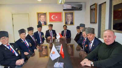 AK Parti Karabük İl Başkanı Ferhat Salt, parti binasında düzenlenen