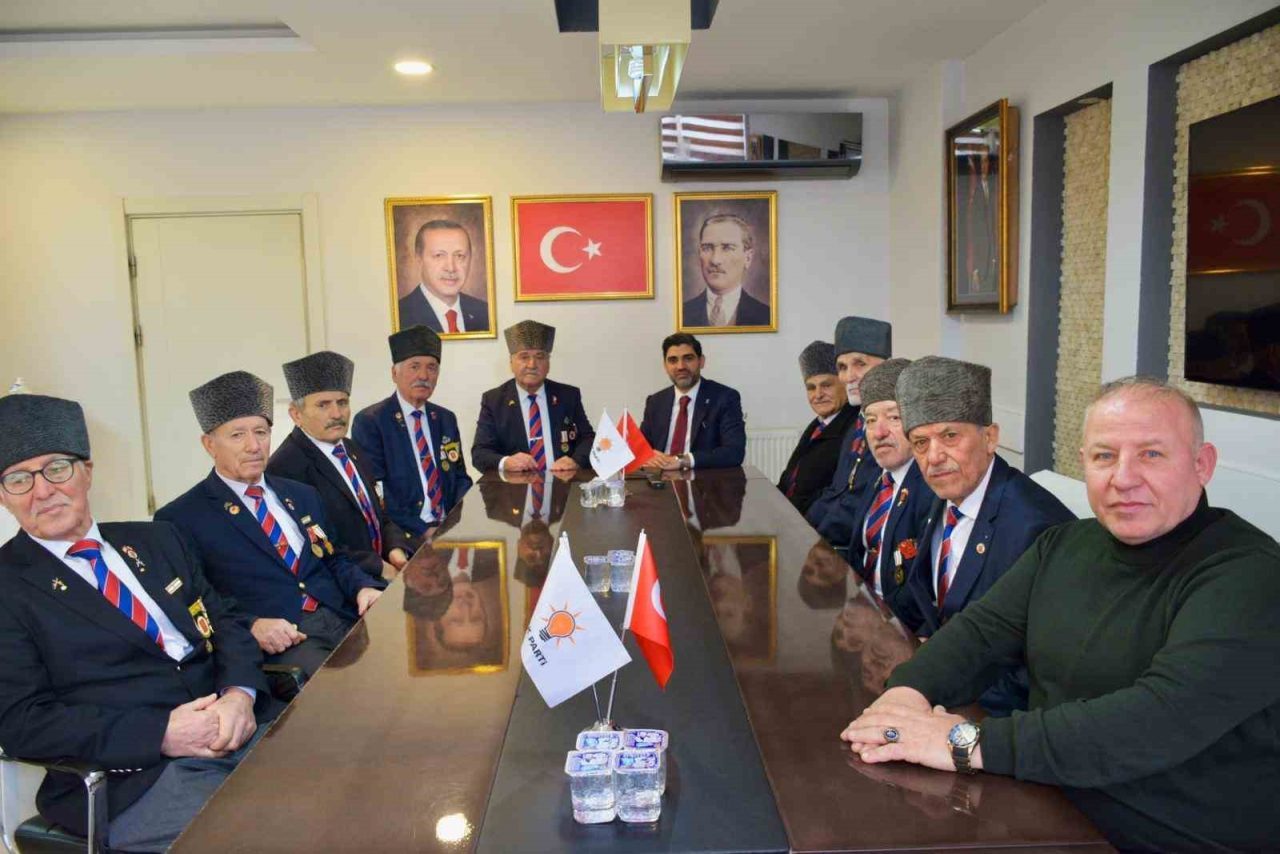 AK Parti Karabük İl Başkanı Ferhat Salt, parti binasında düzenlenen