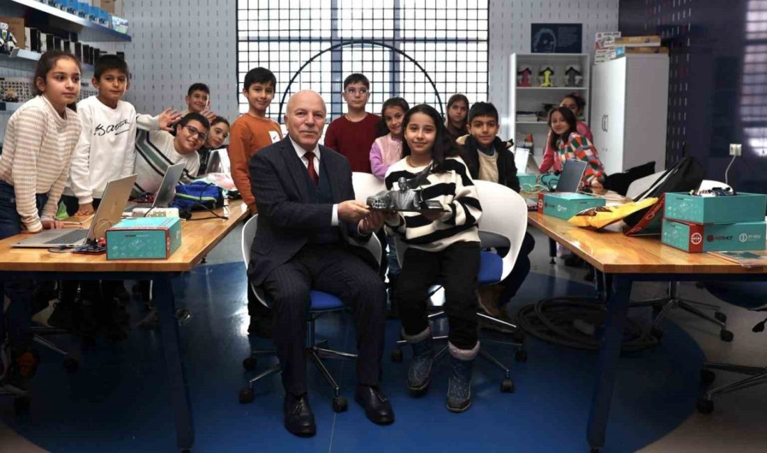 Erzurum Büyükşehir Belediye Başkanı Mehmet Sekmen, Bilim Erzurum’u ziyaret ederek