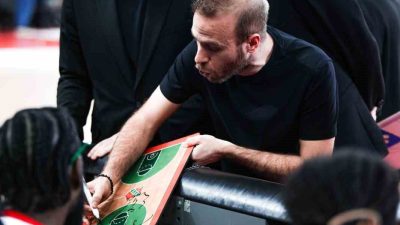 Türkiye Sigorta Basketbol Süper Ligi’nin 18. haftasında Karşıyaka, evinde Fenerbahçe’ye