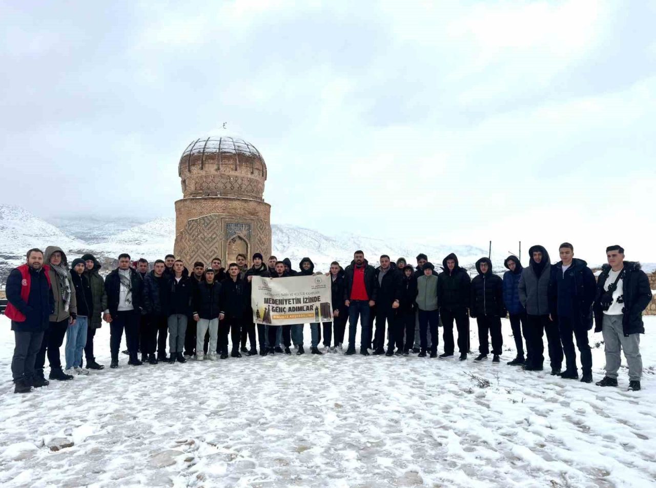Gençlik ve Spor Bakanlığı tarafından yürütülen ’Medeniyetin İzinde Genç Adımlar’