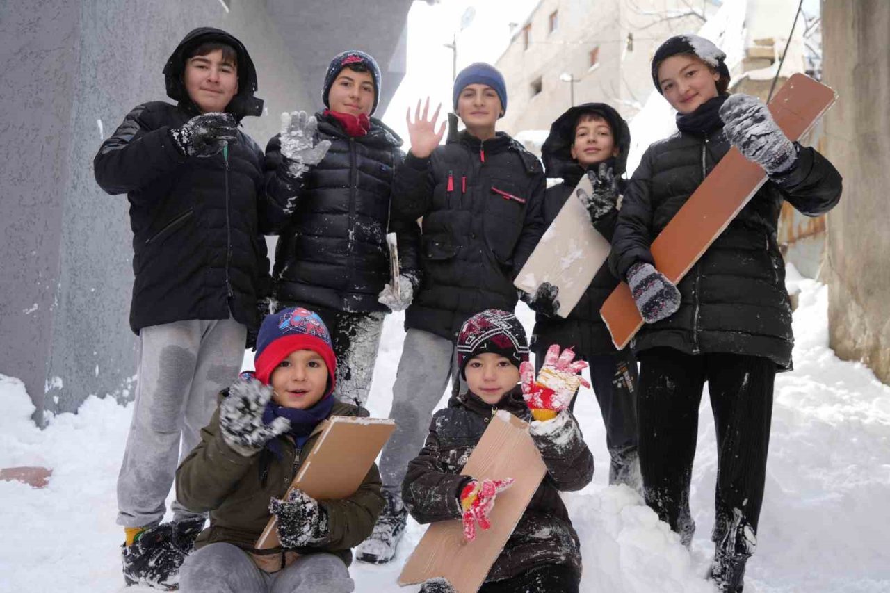 Bayburt’ta etkili olan yoğun kar yağışı ve olumsuz hava şartları