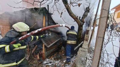 Bayburt’un Genç Osman Mahallesi’nde garaj ve depo olarak kullanılan bir