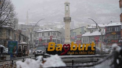Bayburt’ta olumsuz hava şartları sebebiyle bugün verilen kar tatili, bir