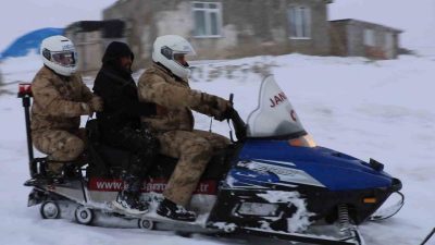Bayburt’un Demirözü ilçesine bağlı Akyaka köyünde rahatsızlanan ve olumsuz hava