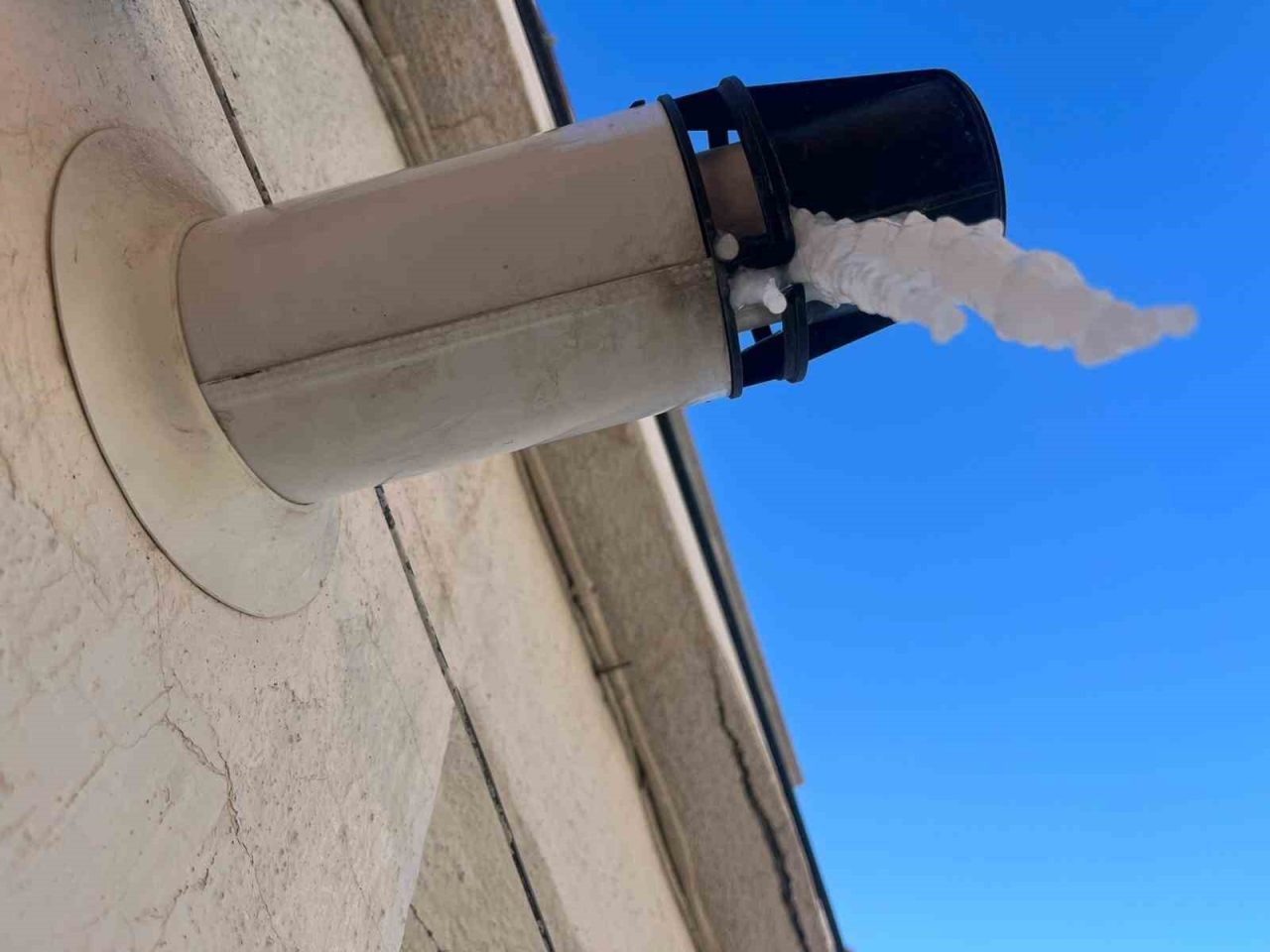 Bayburt’ta etkili olan dondurucu soğuk nedeniyle hava sıcaklığı eksi 27