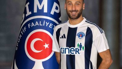 Kasımpaşa son olarak Fenerbahçe’de forma giyen golcü futbolcu Cenk Tosun’u