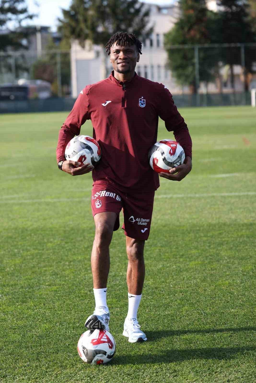 Trabzonspor’un yeni transferi Chibuike Nwaiwu, bordo-mavili kulübe gelerek doğru bir