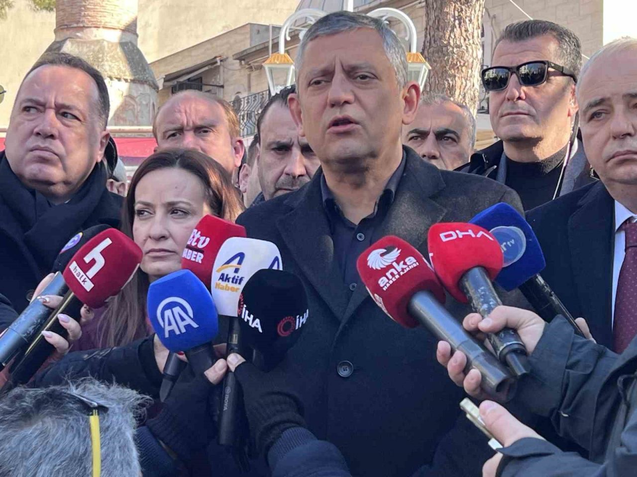 CHP Genel Başkanı Özgür Özel memleketi Manisa’da cuma namazı sonrası