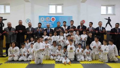 Erzincan Valisi Hamza Aydoğdu’nun katılımıyla düzenlenen programda, Değer Erzincan Projesi