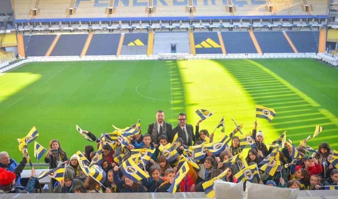 DENİZLİ (İHA) – Denizli Halit Türkkan Ortaokulu öğrencileri, “Fenerimizden Yayılan