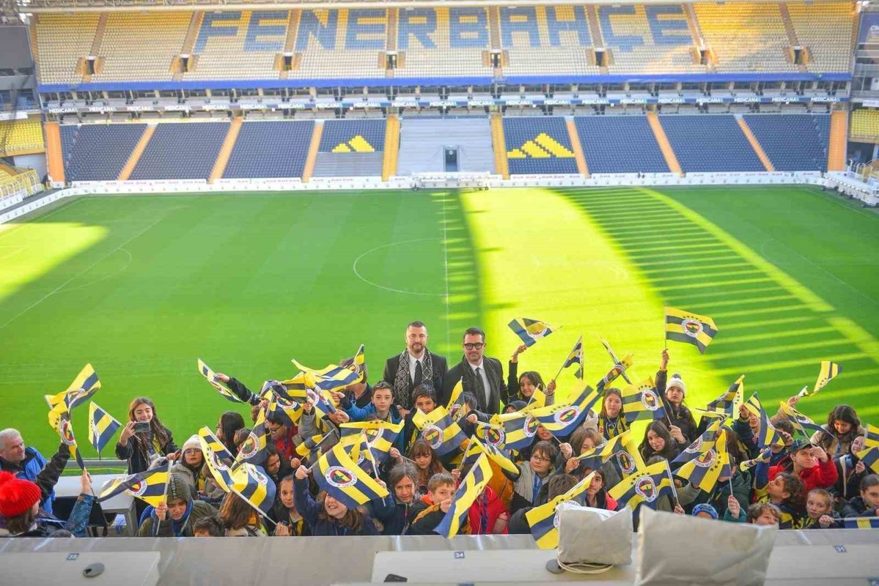 DENİZLİ (İHA) – Denizli Halit Türkkan Ortaokulu öğrencileri, “Fenerimizden Yayılan