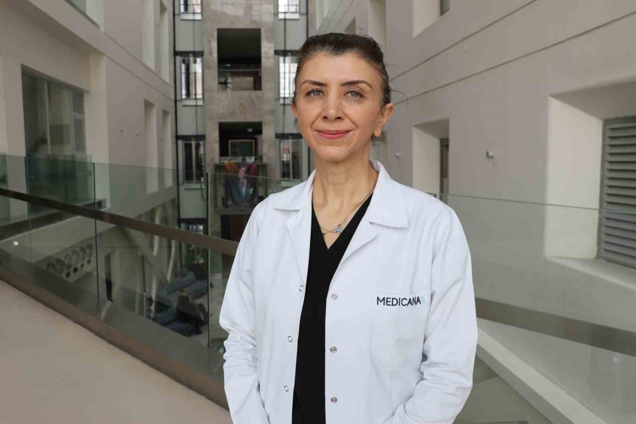 Sivas Medicana Hastanesi’nde görevli Doç. Dr. Neşe Kurt Özkaya estetik