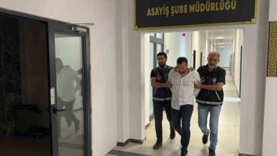 Kocaeli’nin Kartepe ilçesinde istediği durakta inemediği için şoförle tartışan Erdal