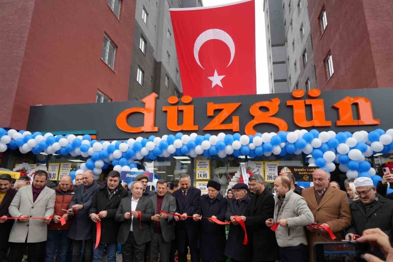 Düzgün Marketler zinciri 25’nci şubesini Palandöken ilçesi Yıldızkent Yeni bulvar