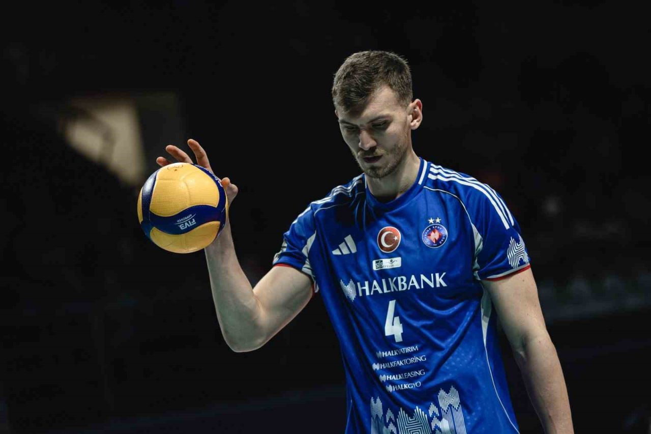 Efeler Ligi’nin 15. haftasında Galatasaray HDI Sigorta sahasında Halkbank’ı 3-0