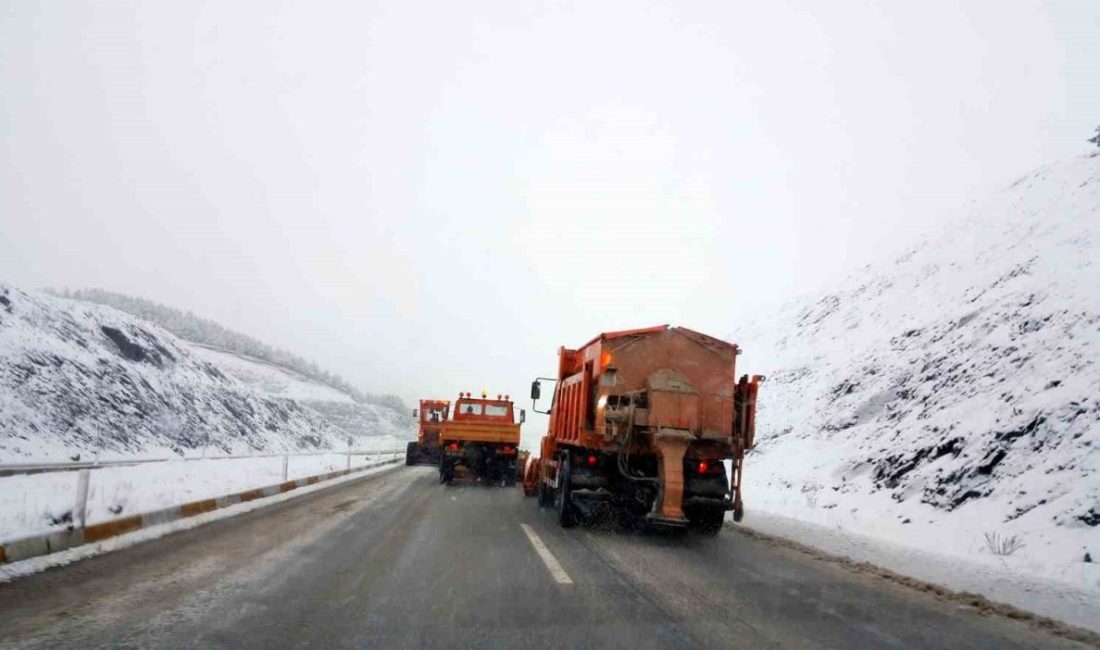 Erzincan’da etkili olan kar yağışı nedeniyle Erzincan-Sivas ve Erzincan-Gümüşhane kara