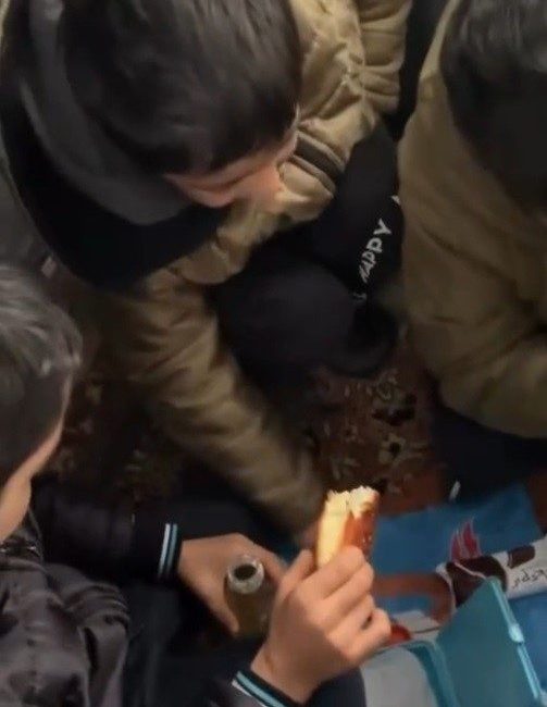 Erzincan’da yoğun kar yağışı nedeniyle Erzincan-Sivas ve Erzincan-Gümüşhane yollarında ulaşım