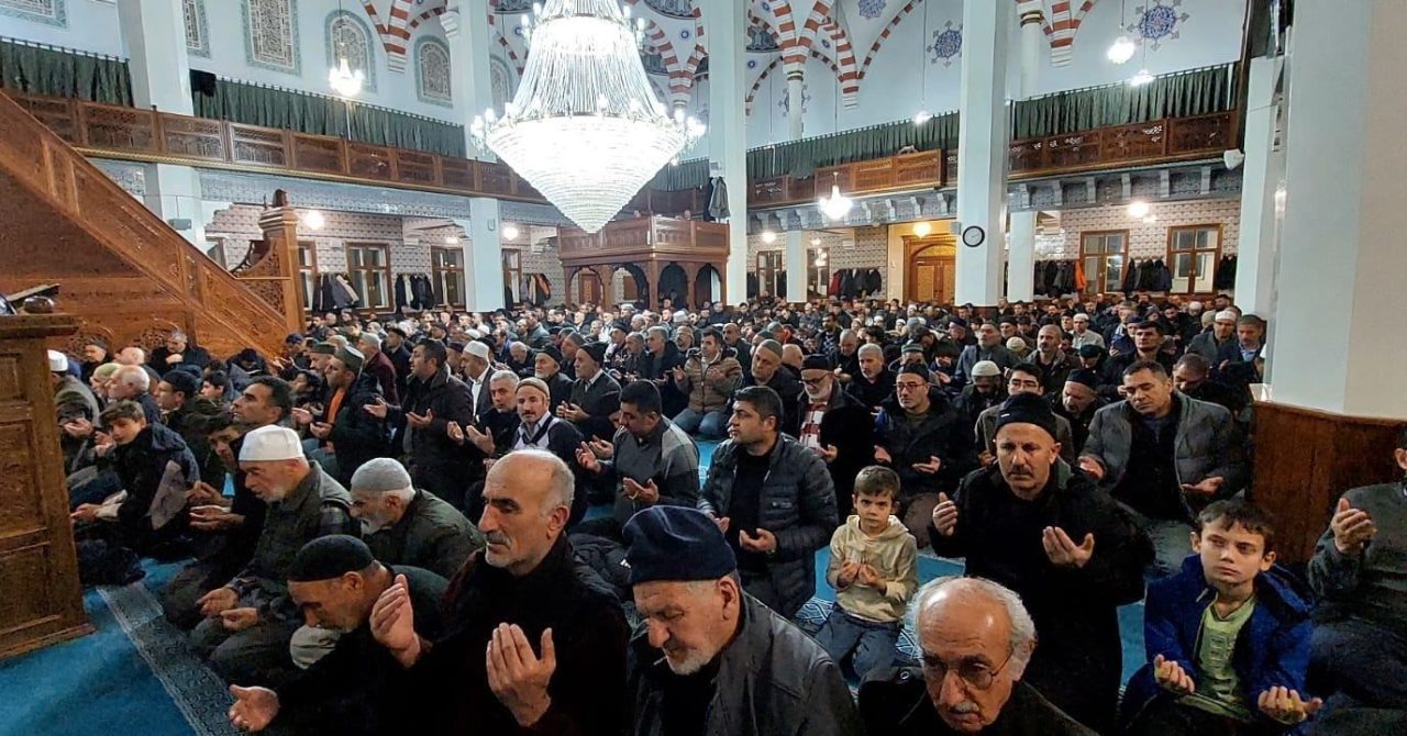 Erzurum’da 1001 Hatim programlarının sonuncusu Hacı Ahmet Baba Camii’nde idrak