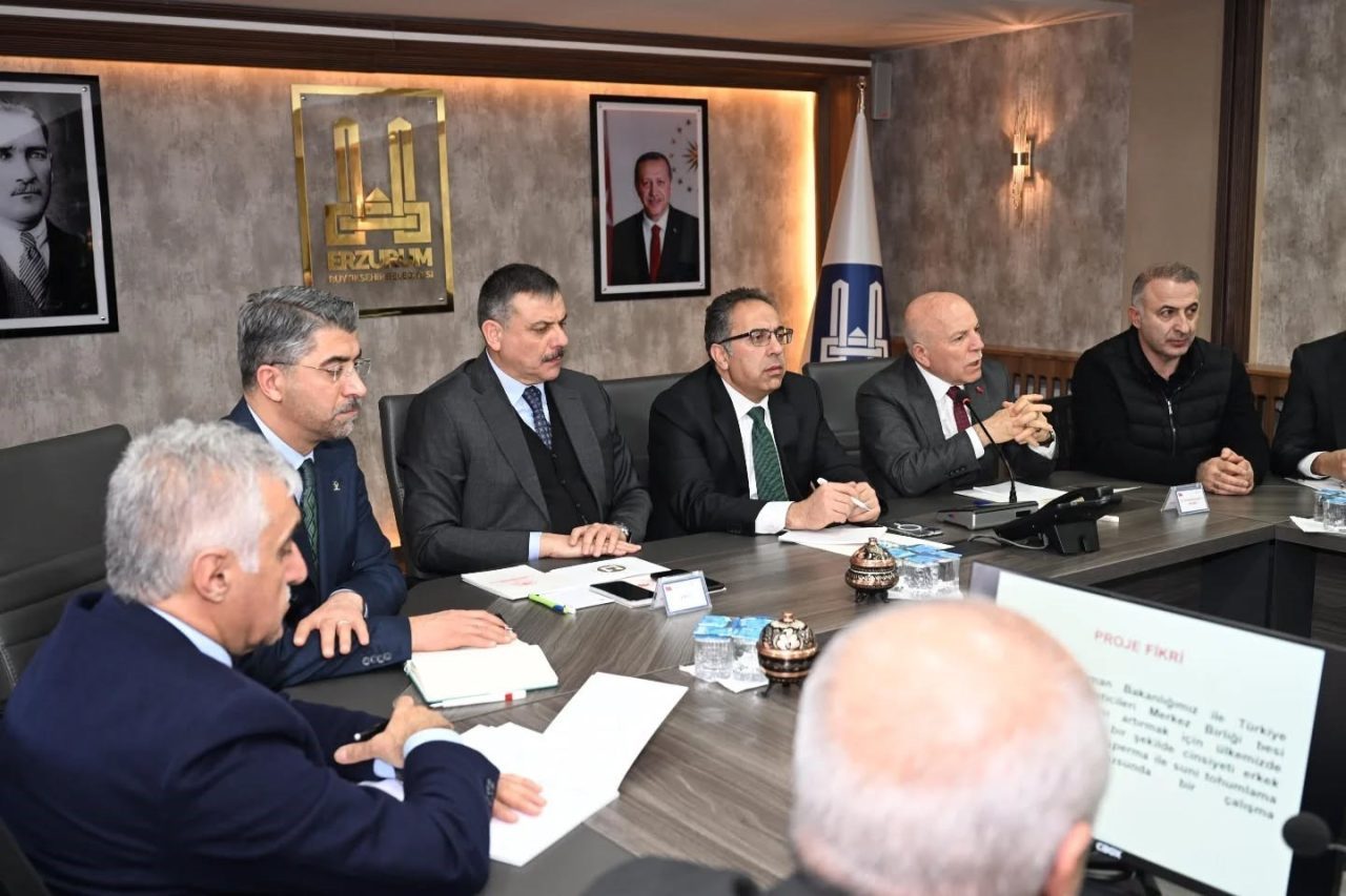 Erzurum Büyükşehir Belediyesi Encümen Salonunda kırmızı et üretimi konulu geniş