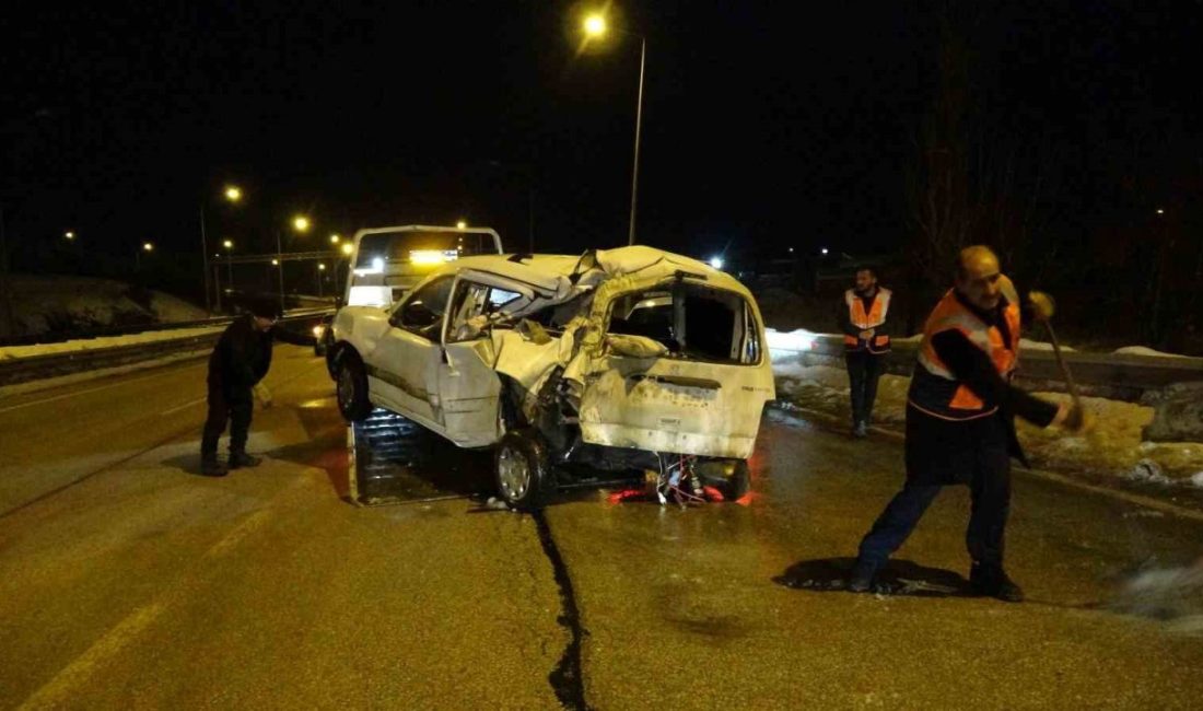 Erzurum’u Pasinler ilçesine bağlayan karayolunda hafif ticari araç ile bir