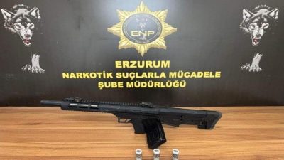 Erzurum’da polisin düzenlediği operasyonda 937 gram uyuşturucu maddesi ele geçirildi.